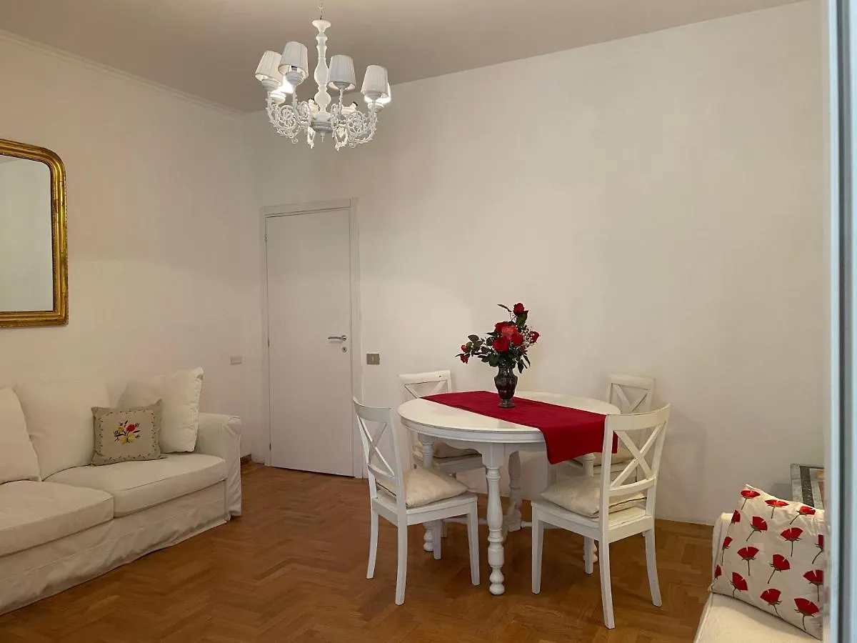 Elegant Apt-Typical Roman Palazzina Pz Alessandria Rom