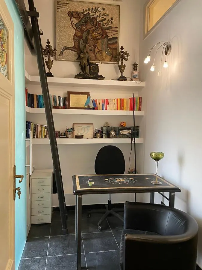 Elegant Apt-Typical Roman Palazzina Pz Alessandria Italien