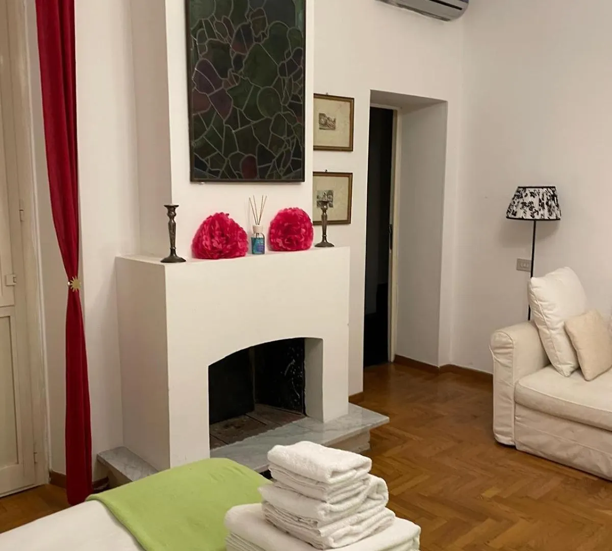 Elegant Apt-Typical Roman Palazzina Pz Alessandria 0*, Rom Italien